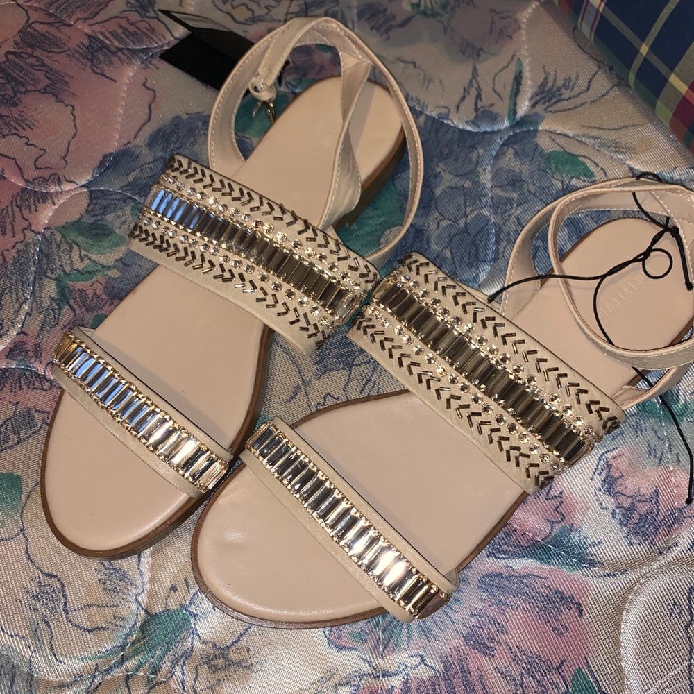 Forever21 size 10 studded flats NWT